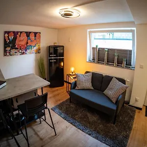 Gemuetliche 2-zimmer Souterrain Apartment