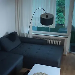 Zum Flughafen Apartment